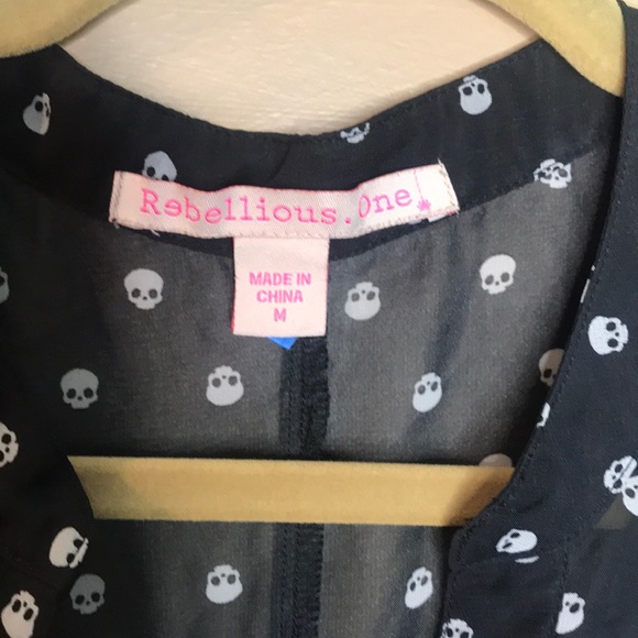 4/$25 Rebellious One Sheer Skull Black White Top - Picture 1 of 8